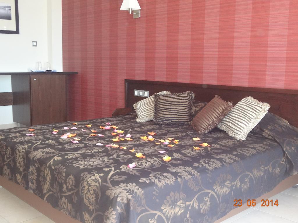 Aegea Hotel Caristo Habitación foto